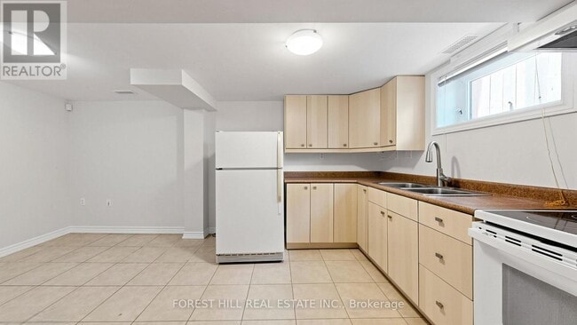 Photo - 308 Hendon Ave