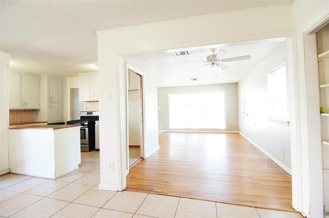 Photo - 4048 Newshire Dr