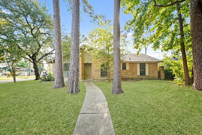 Photo - Charming home in Woodland Oaks Subdivision
