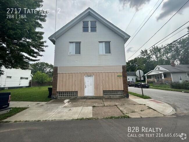 Building Photo - Charming 2-Bedroom Property in Prime Location Unit 2 Rental