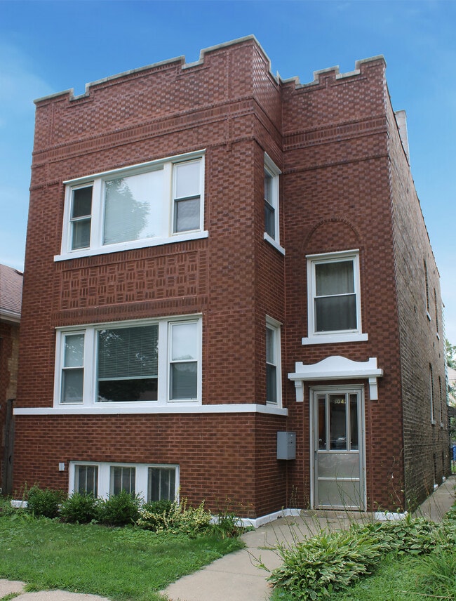 Facade - 5043 W Argyle St Unit 2 Rental