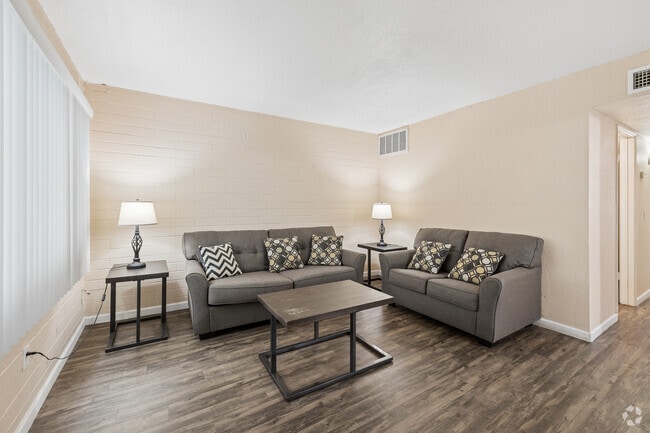 1BR, 1BA - 700SF - Living Room