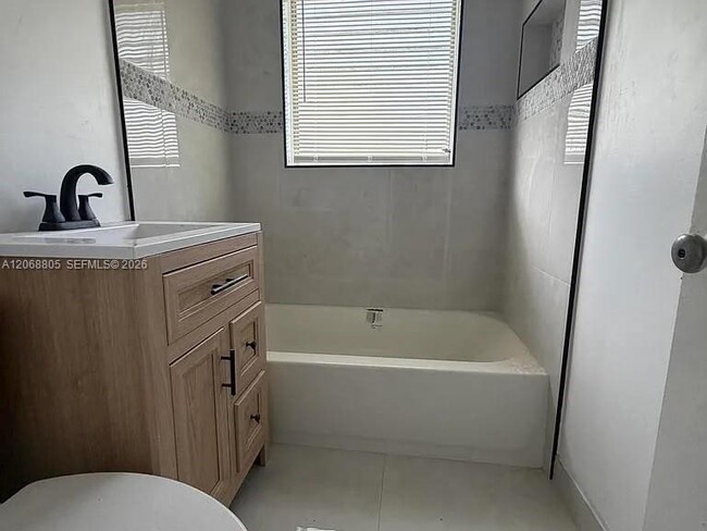 Photo - 1431 NW 10th Pl