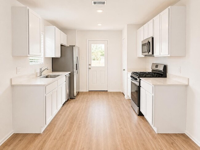 Photo - 1515 Las Cuevas Dr