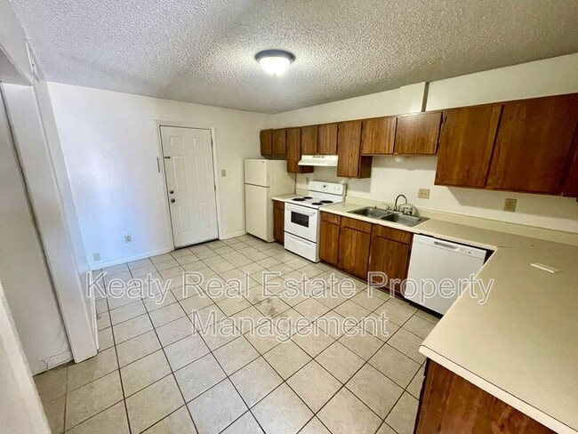 Photo - 102 Country Ln