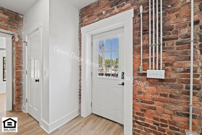 Photo - 420 W 4th St Unit 420 W 4th St Apt 200