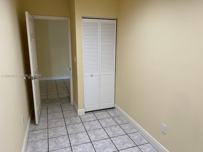 Photo - 16982 NE 21st Ave Unit 16982