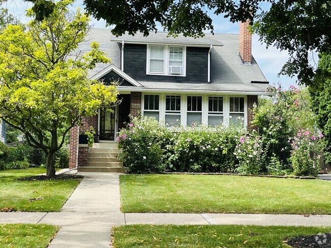 Building Photo - 1306 Wilmette Ave Rental