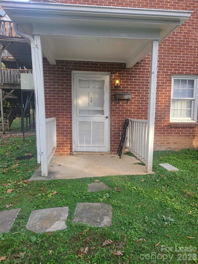 Photo - 451 Montgomery Ave Unidad 5