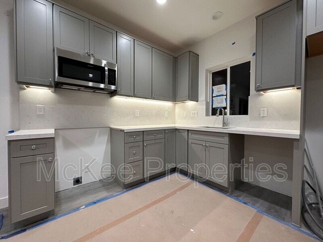 Building Photo - 6174 Dorothy Dr