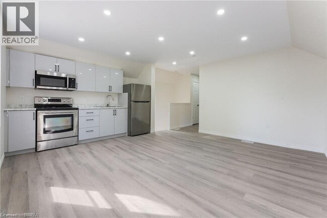 Photo - 150 Elgin St