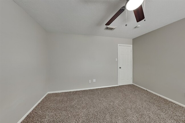 Photo - 16322 Jast Dr