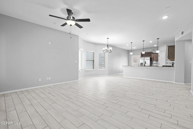Photo - 932 Texas Madrone Dr