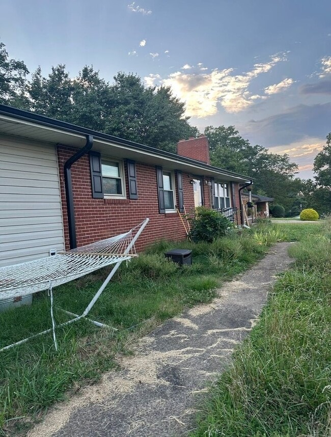 Photo - 16 Wagon Trail Rd