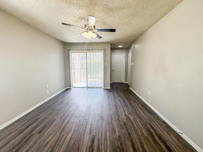 Brookhollow Apartments