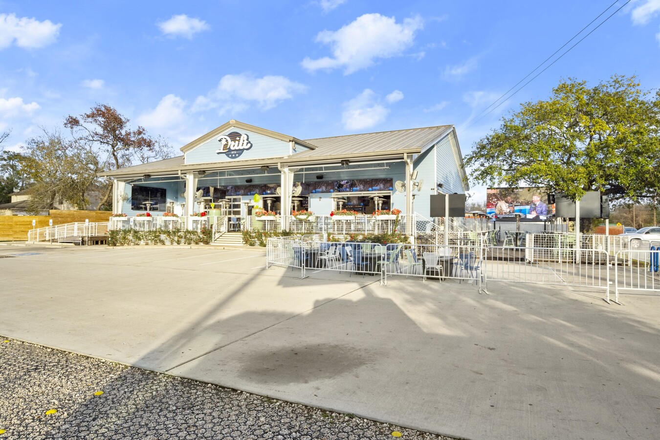 Photo - 742 W 24th St