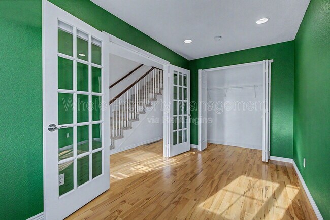 Photo - 133 Galapago St