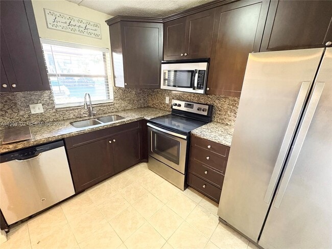 Building Photo - 21905 Lake Forest Cir Unit 104