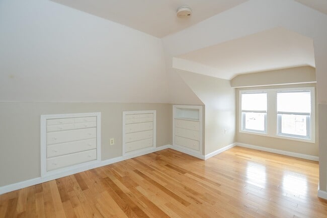 Photo - 32 Gilman St Unit 2, 2nd Floor