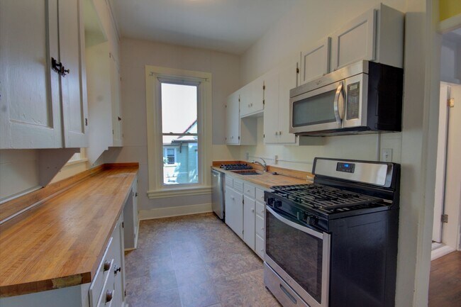Building Photo - SL LUN520 Unit #3 Rental