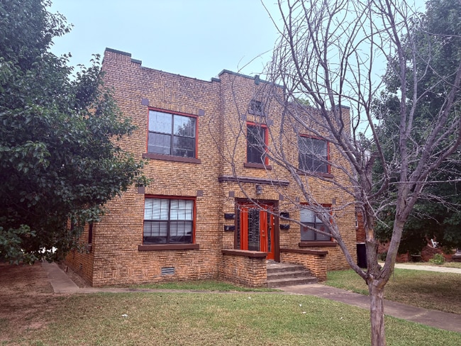 Photo - 2600 NW 12th St Unit 2