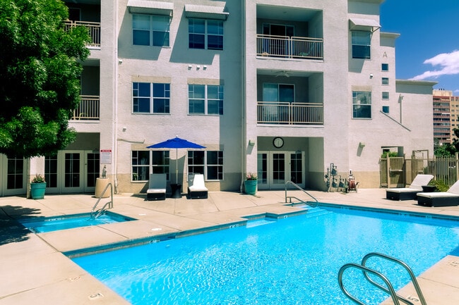 Huning Castle Apartments