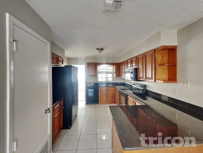 Photo - 1924 Derbywood Dr