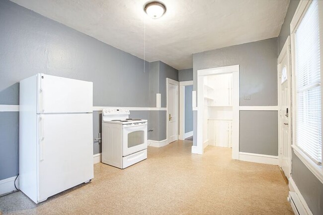 Photo - 72 Kensington Ave Unit 2L