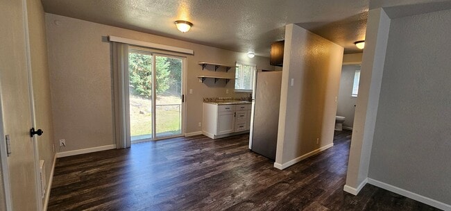Photo - Large Yard - NE Grants Pass