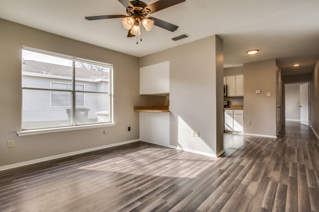 Photo - 3232 Merida Ave