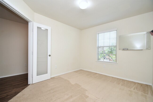 Photo - 5010 Brewcastle Ln