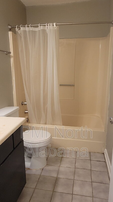 Photo - 4423 Bonnell Dr Unit Apt L