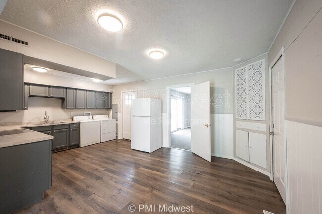 316 S Kenmore Rd