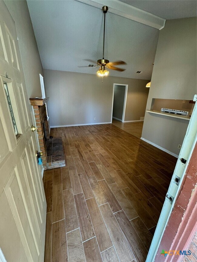 Photo - 1713 Mona Dr Unidad A