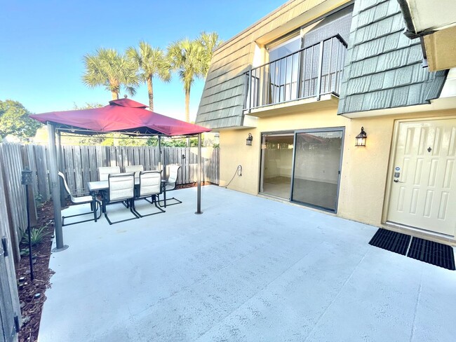 Beautiful Townhome in West Palm Beach! - Beautiful Townhome in West Palm Beach!