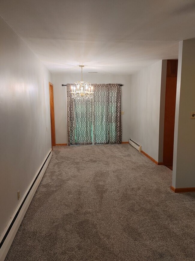 3 BEDROOM VIENNA HOME House Rental in Vienna, WV