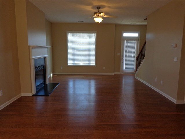 Photo - 8119 Willowbank Way