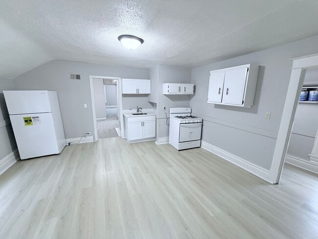 Photo - 169 Sherburne Ave Unit 2