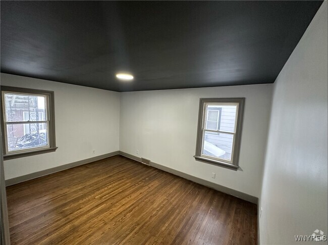 Building Photo - 89 Mercer Ave Rental