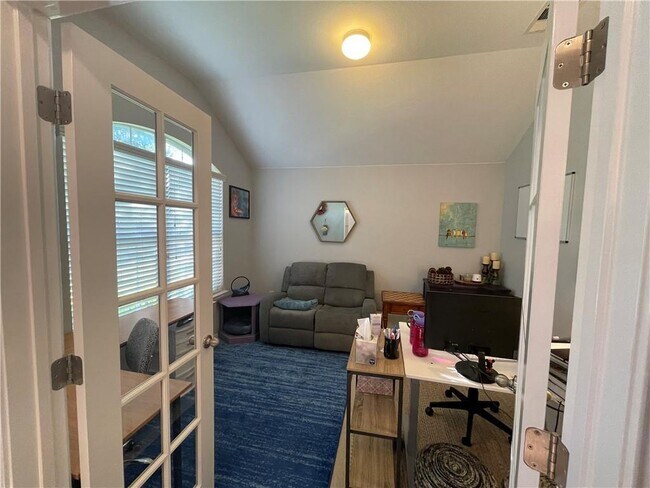 Photo - 501 King Eider Ln