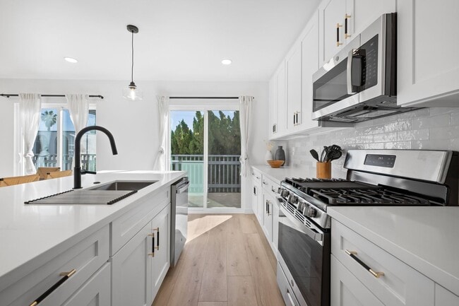 Photo - Newly Remodeled and Fully furnished- Missi...