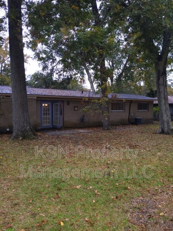 Building Photo - 412 Barnhill Dr