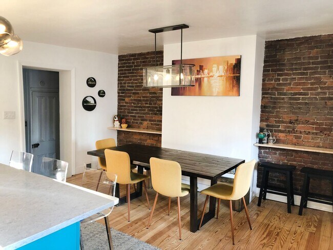 Photo - 3 bed 1 bath - beautiful Southside flats home, central air, in unit laundry, udpated