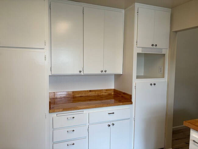 Photo - Colusa Ave Unit 1682 Colusa Ave