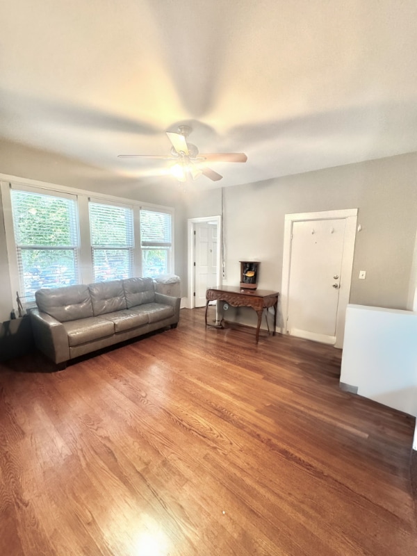 Photo - 1448 W Fillmore St Apartment Unit 2
