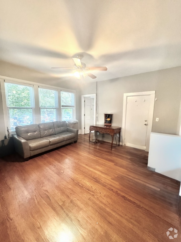 Building Photo - 1448 W Fillmore St Rental