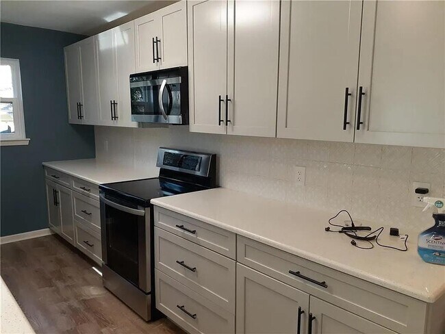 Photo - 1715 Deerfield Dr