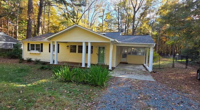 Building Photo - 135 Windsor Cir