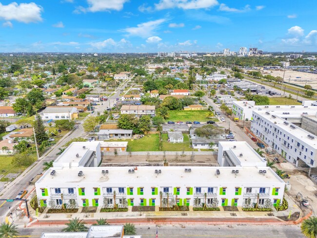 Photo - 605 N Dixie Hwy Apartment Unit 605 N Dixie Highway  211