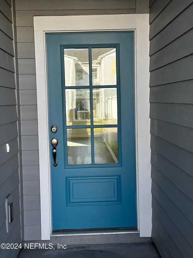 Photo - 33 Thurnham Ln